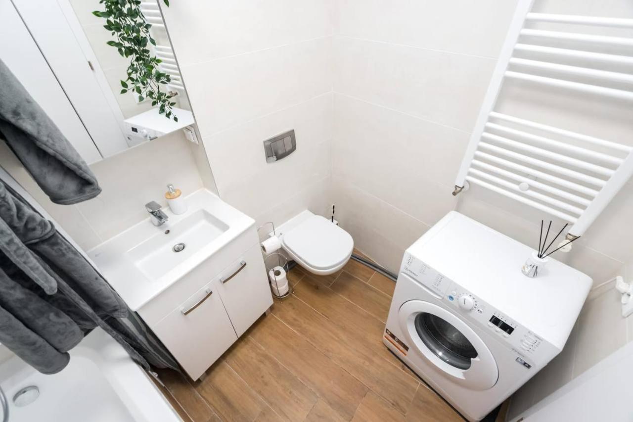 Apartamento Carol New Building With Balcony Bucarest Exterior foto