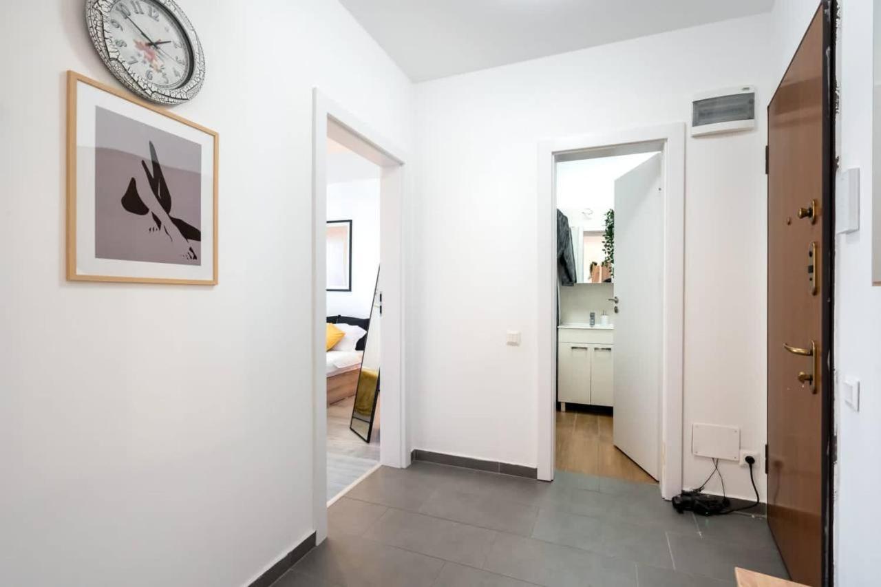 Apartamento Carol New Building With Balcony Bucarest Exterior foto